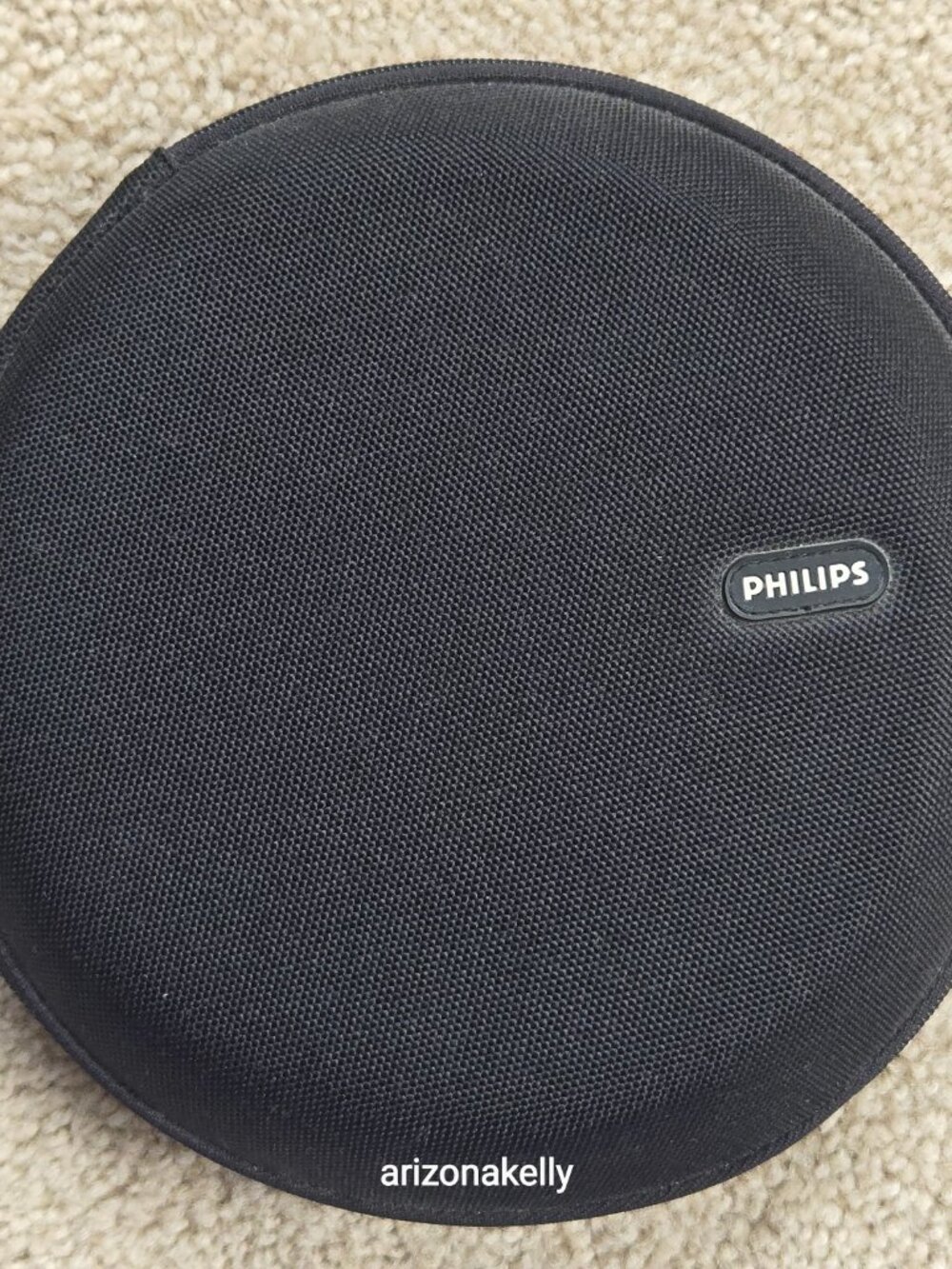 Philips Noise Canceling Headphones in Hard Case - Picture 3 of 12